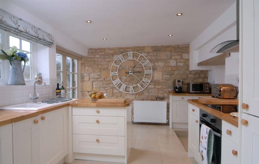 the fully-fitted Kitchen at Diamond Cottage, Chipping Campden