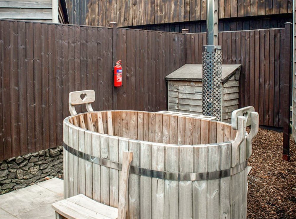 Hot tub at Digby’s Hut in Foolow, near Hope Valley, Derbyshire