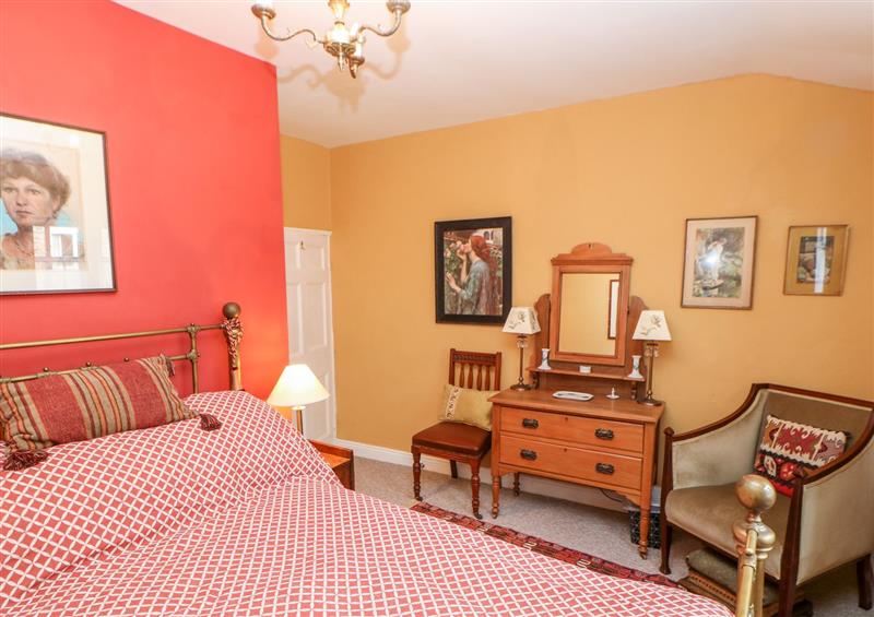 One of the 2 bedrooms at Dillons Cottage, Richmond