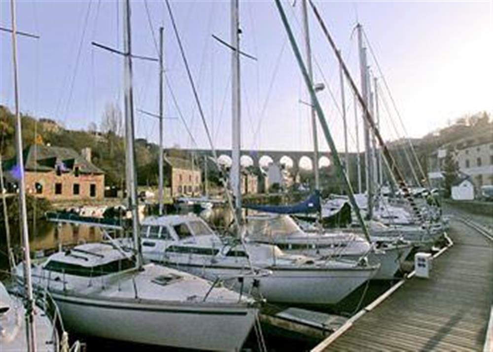 Dinan Port
