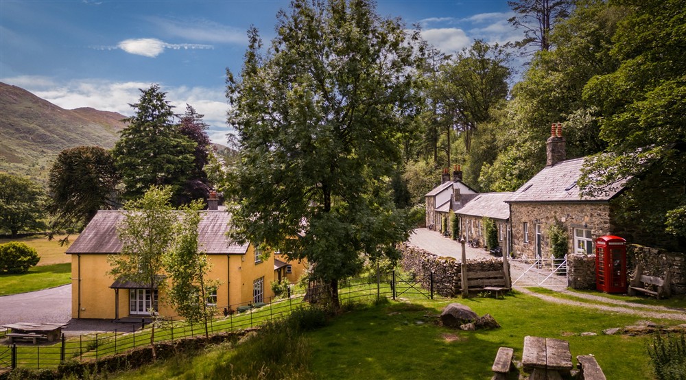 Holiday cottages Craflwyn Hall, Dinas Emrys, Sygun, Aran, Llety Mawr and Stabl Bach, Gwynedd at Dinas Emrys in Beddgelert, Gwynedd