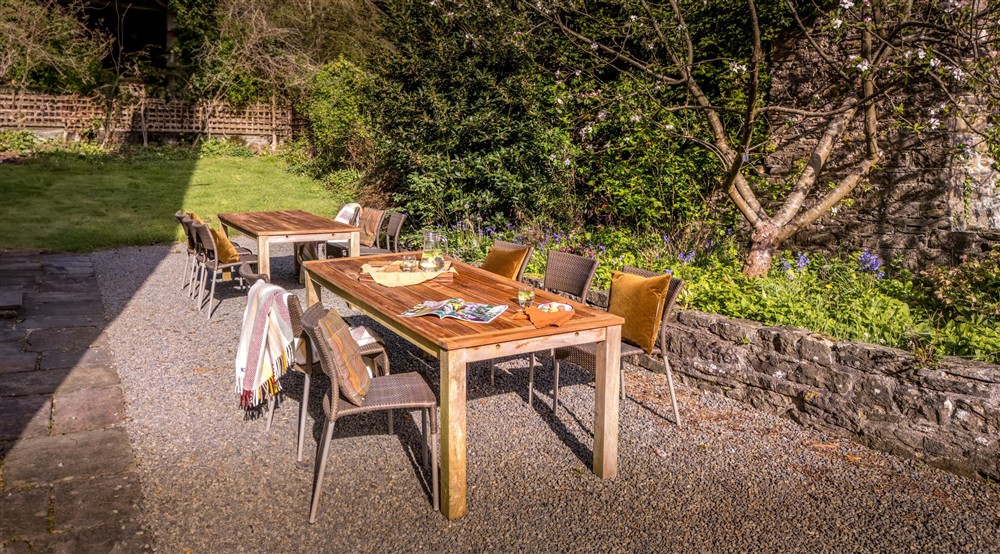 The outdoor table and chairs at Dinefwr Home Farm in Llandeilo, Carmarthenshire