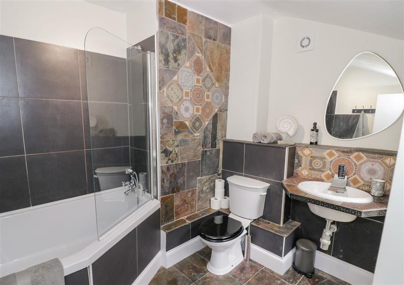 Bathroom at Dobbies Den, Bewdley
