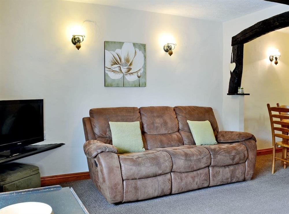 Welcoming living area at Derwent Dale Cottage, 