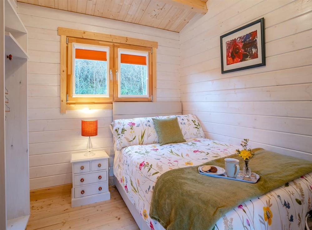 Double bedroom at Dol Werdd Lodge in Garnant Ammanford, Dyfed