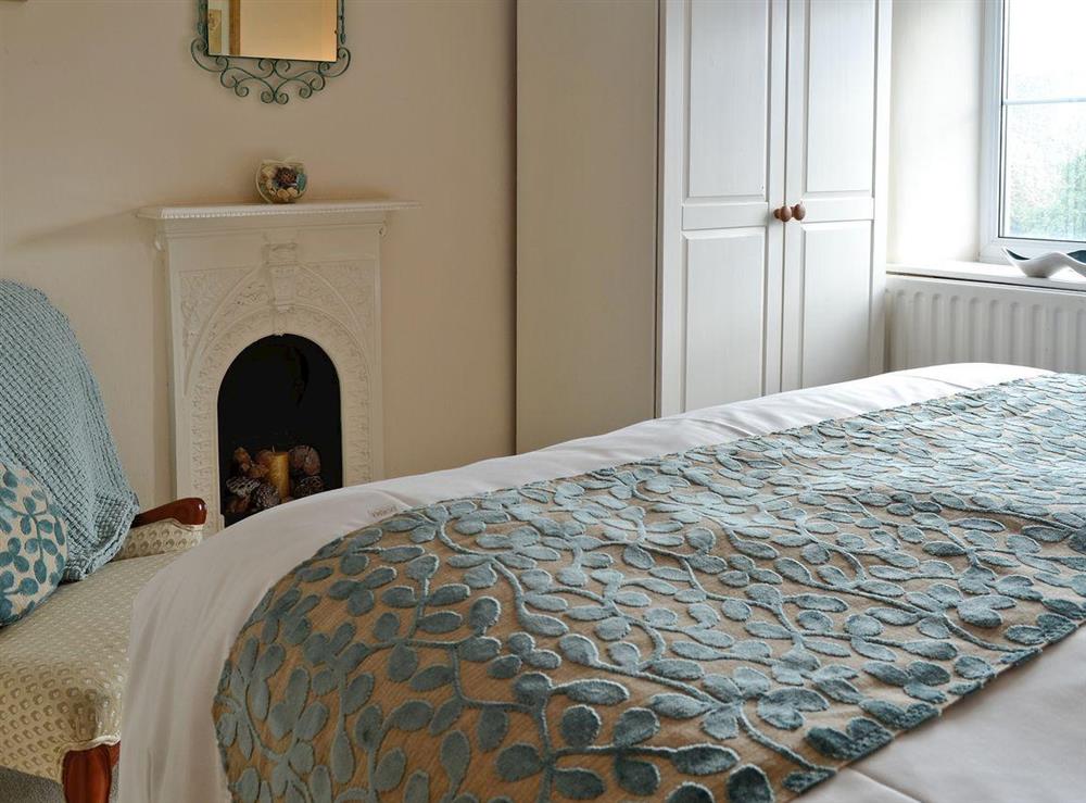 Double bedroom (photo 3) at Dolls Cottage in Bourton-on-the-Water, Gloucestershire