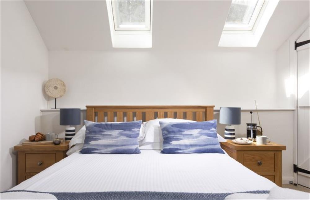 Bedroom three with a 4’6 double bed at Dolor Cottage, Coverack