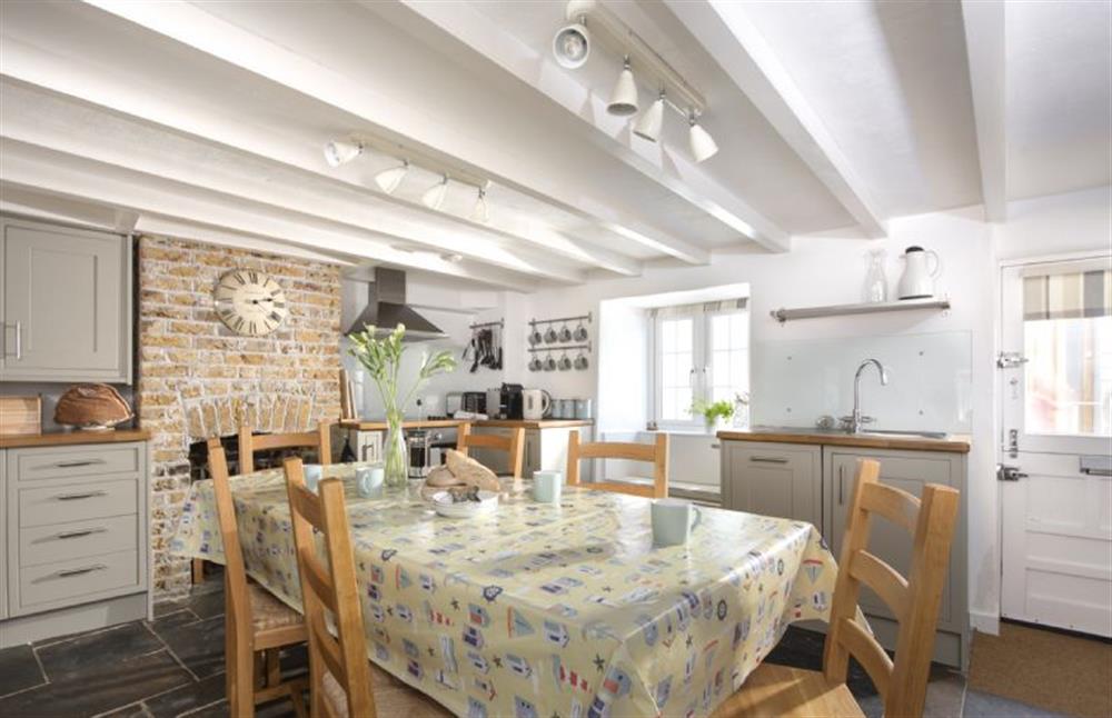 The dining area in the fully-equipped kitchen at Dolor Cottage, Coverack