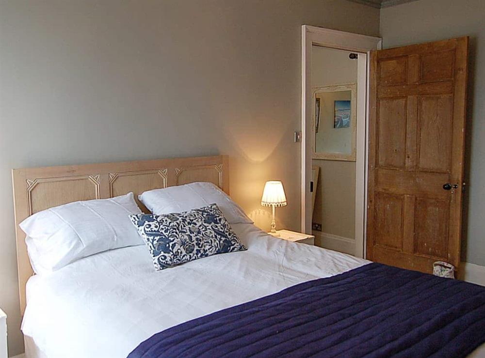 Double bedroom (photo 7) at Dolphin Beach House in Tywyn, Gwynedd