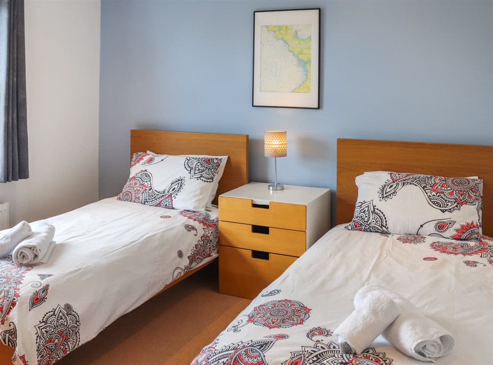 Twin bedroom at Dolphin in Trearddur Bay, Gwynedd