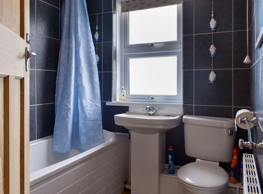 Bathroom at Dolphin Watch in Newlyn, Cornwall