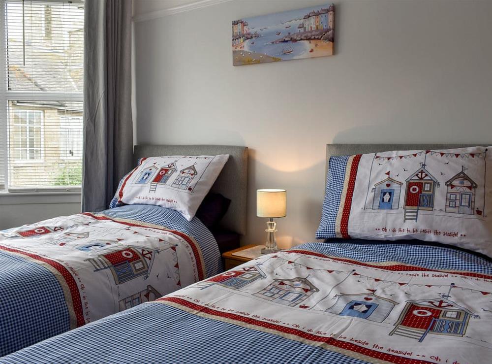 Twin bedroom at Dolphin Watch in Newlyn, Cornwall