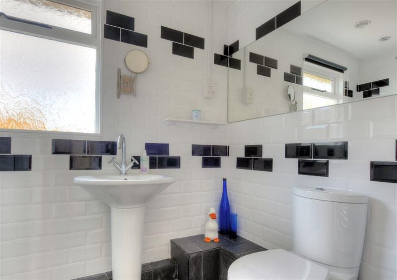 Bathroom at Dolphins Leap, Charmouth