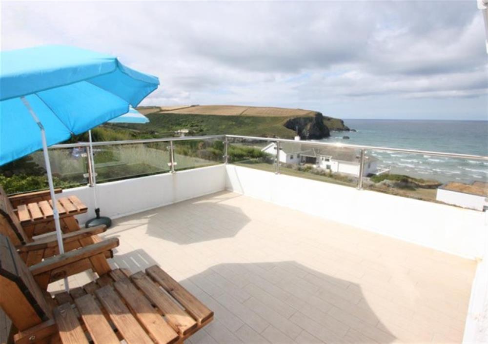 Balcony and view at Dolphins Leap in Mawgan Porth