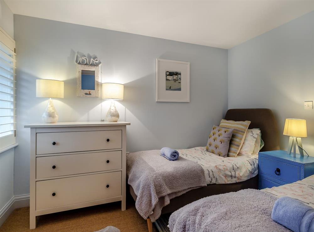 Twin bedroom at Dolphins Reach in St. Mawes, Cornwall