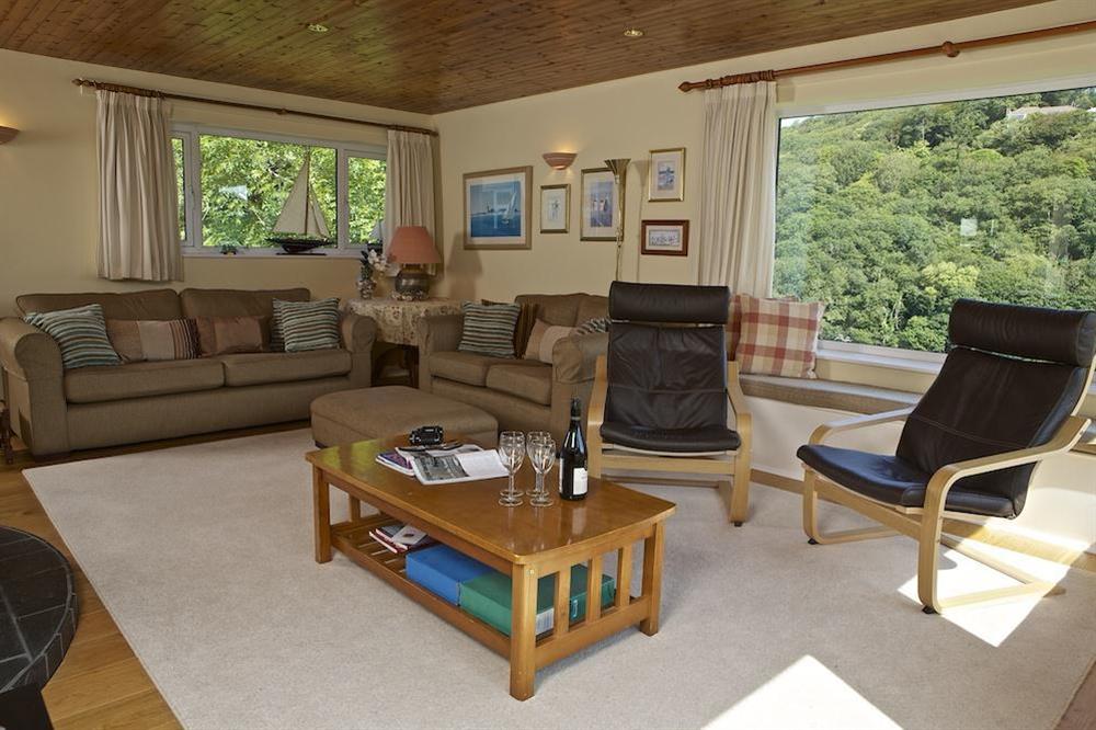 Lounge area at Dolphins in South Sands, Salcombe