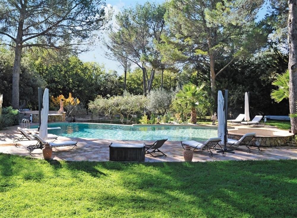 Swimming pool (photo 2) at La Bastide, 