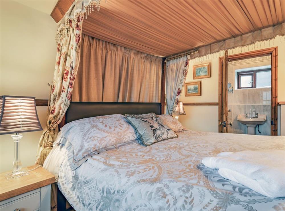 Four Poster bedroom at The Stable, 