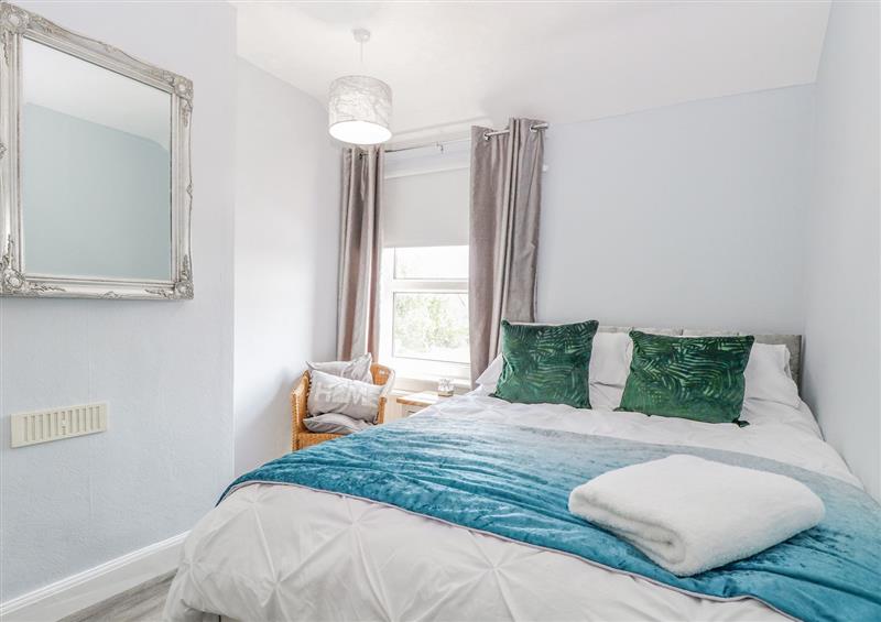 A bedroom in Donny's Plaice (photo 3) at Donnys Plaice, Caister-On-Sea