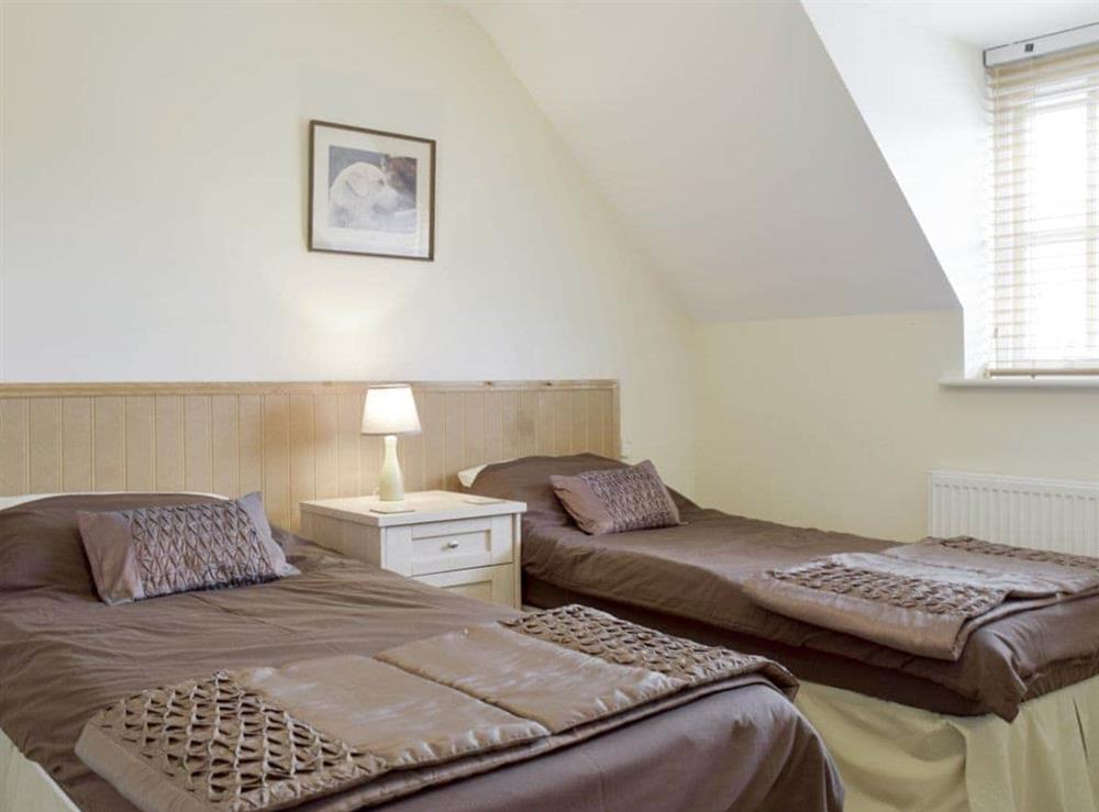 Good-sized twin bedroom at Dormers in Leiston, Suffolk