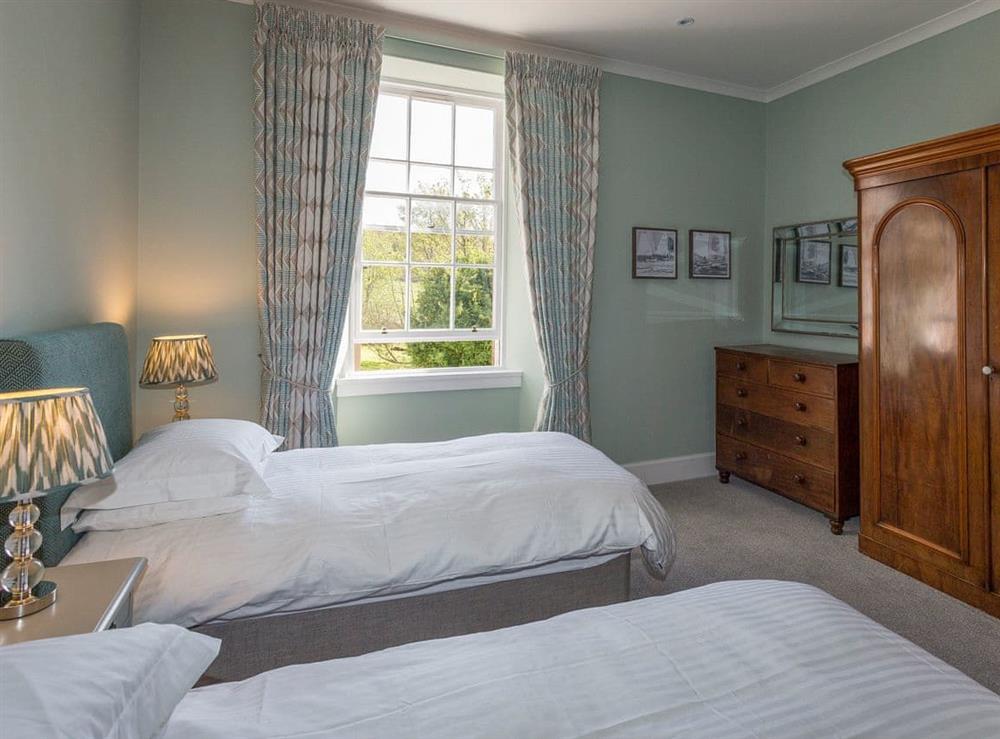 Cosy twin bedroom at The House of Machrie, 