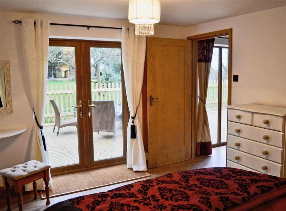 Double bedroom (photo 2) at Dove Cottage in Ampney Crucis, near Cirencester, Gloucestershire