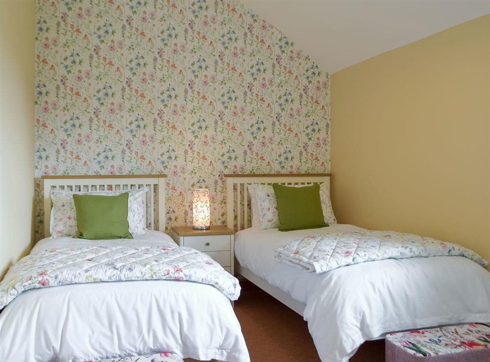 Comfy twin bedroom at Dove Cottage in Pontyates, near Kidwelly, Dyfed