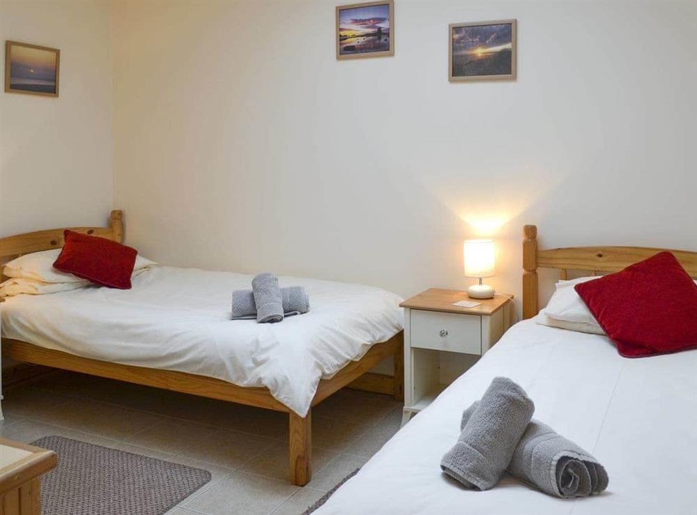 Good-sized twin bedroom at Dove in Flamborough, North Humberside