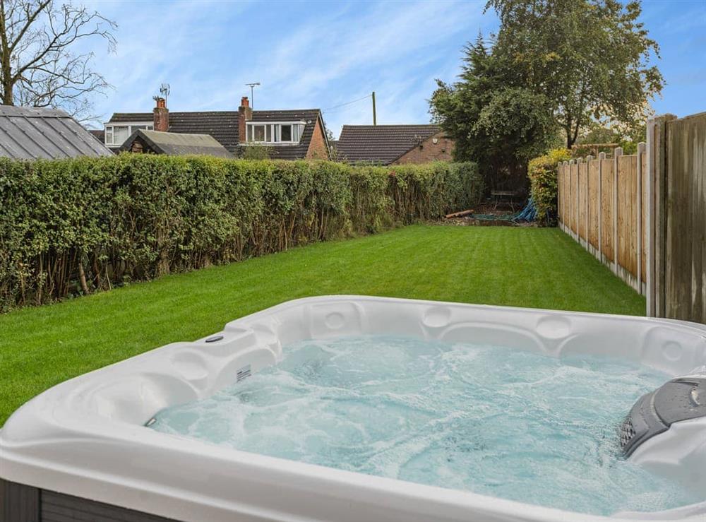 Hot tub at Doves Nest in Ashbourne, Derbyshire