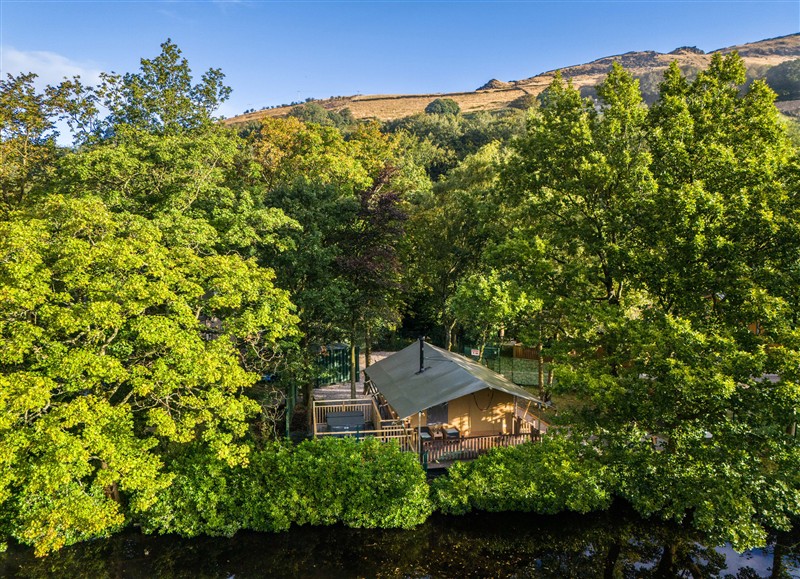 Outside Dovestone Pod 17