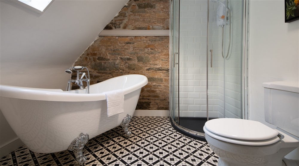 The bathroom at Downpatrick Gate Lodge in Downpatrick, County Down