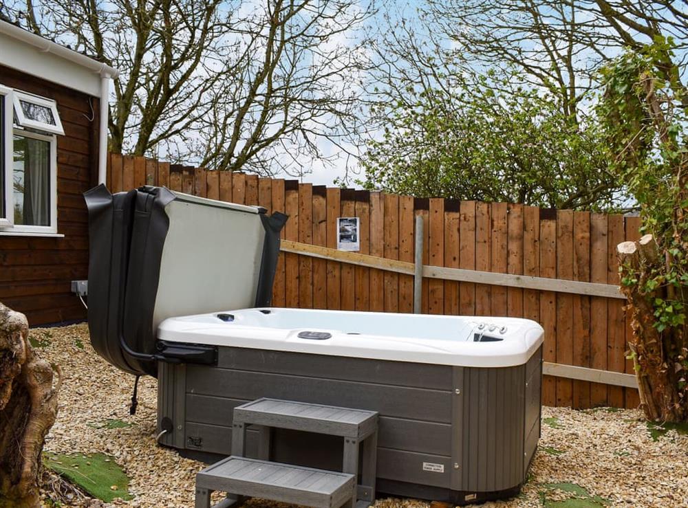 Hot tub at Downwood- Meadow Cottage in Near Blandford Forum, Dorset