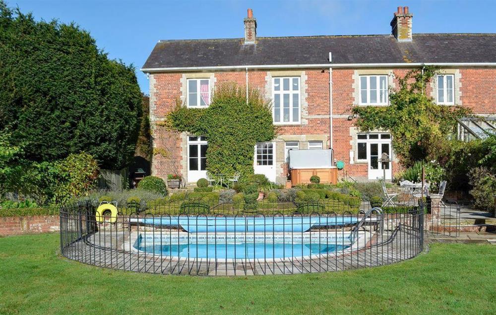 Downwood Vineyard Manor House in Blandford Forum, Dorset sleeps 16