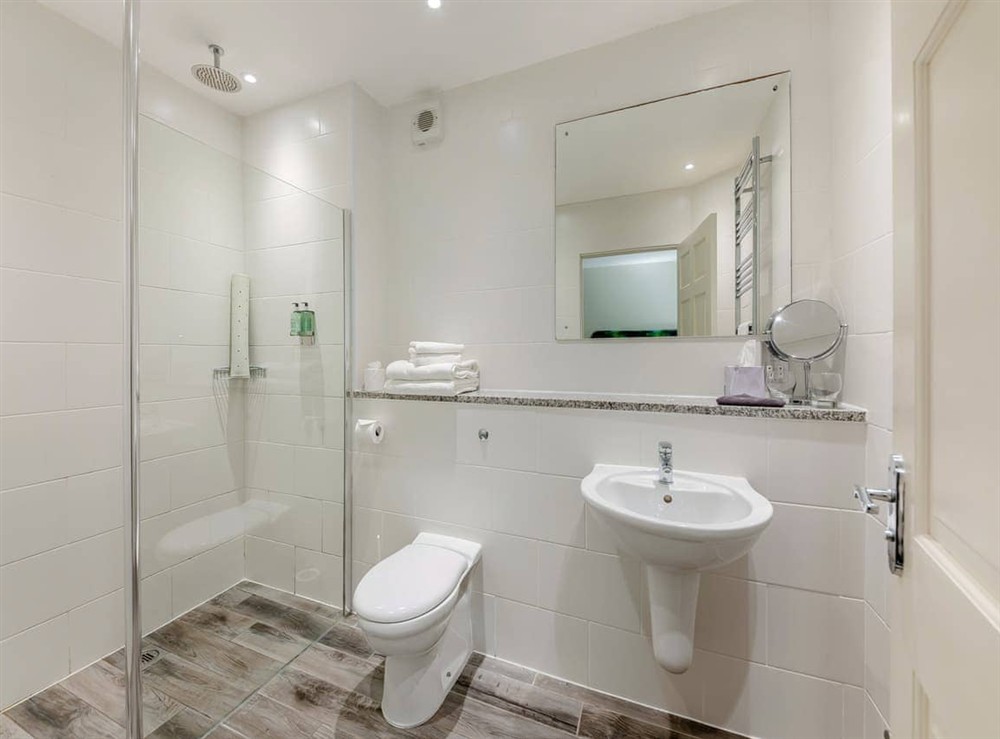 En-suite at Doxford Dairy in Doxford, near Embleton, Northumberland