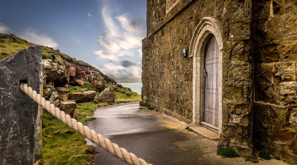 The path around Doyden Castle, Cornwall at Doyden Castle in Port Quin, Cornwall