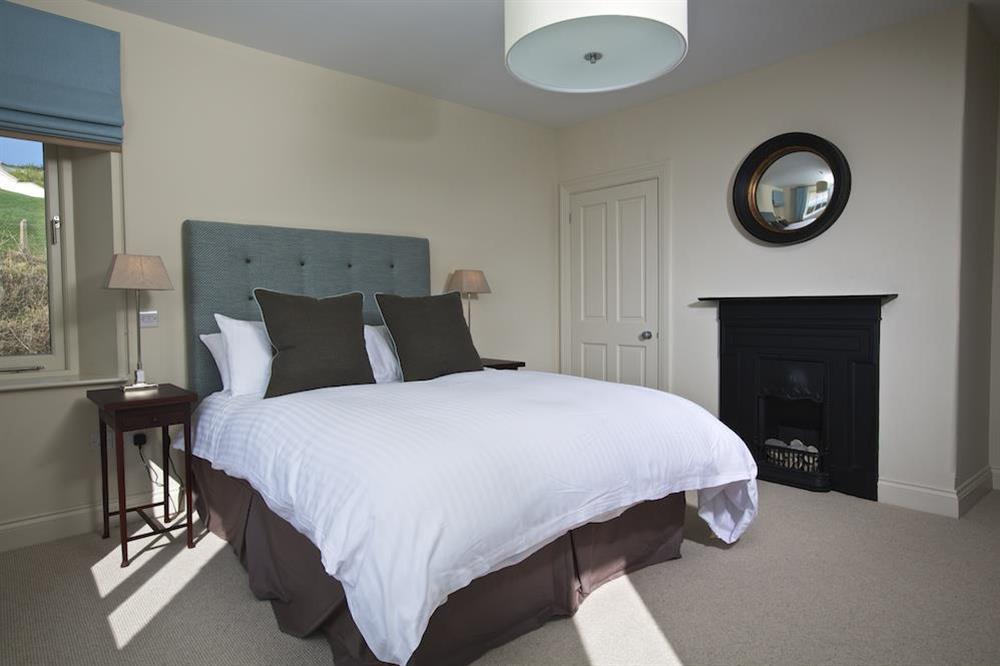 En suite double bedroom with sea views (photo 2) at Drake House in , Hope Cove