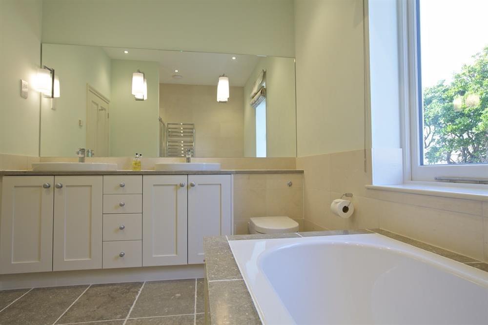 Stunning en suite bathroom with bath and walk-in shower (photo 3) at Drake House in , Hope Cove