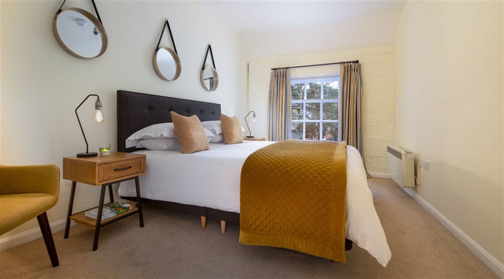 The double bedroom (photo 2) at Draper's Flat in York, North Yorkshire