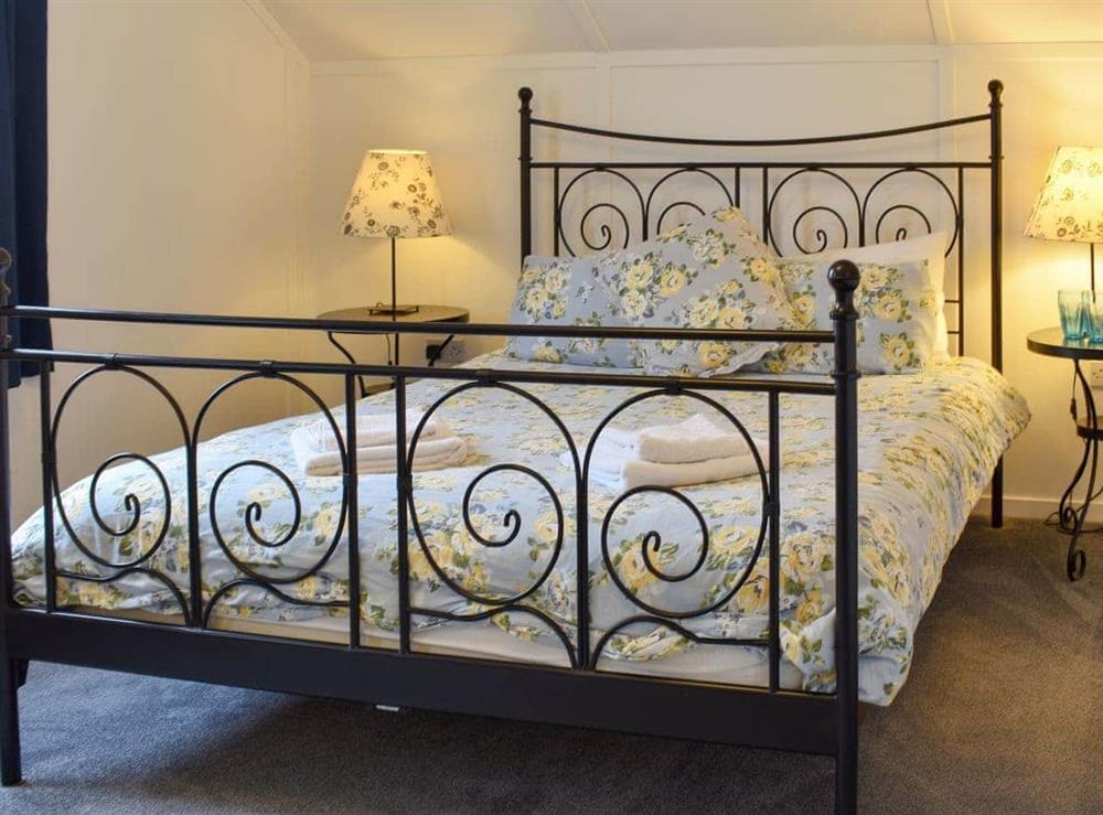 Comfortable double bedroom at Drift In in Elmer Sands, near Bognor Regis, West Sussex