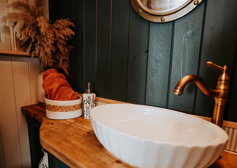 The bathroom (photo 2) at Driftwood, Carreglefn near Llanfechell