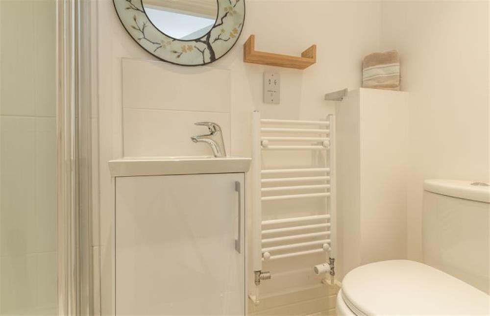 The en-suite shower room at Driftwood Cottage, Brancaster near Kings Lynn