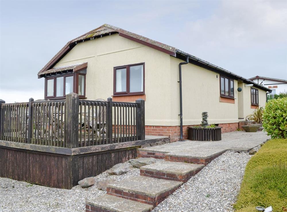 Attractive holiday home with raised terrace at Driftwood in Padstow, Cornwall
