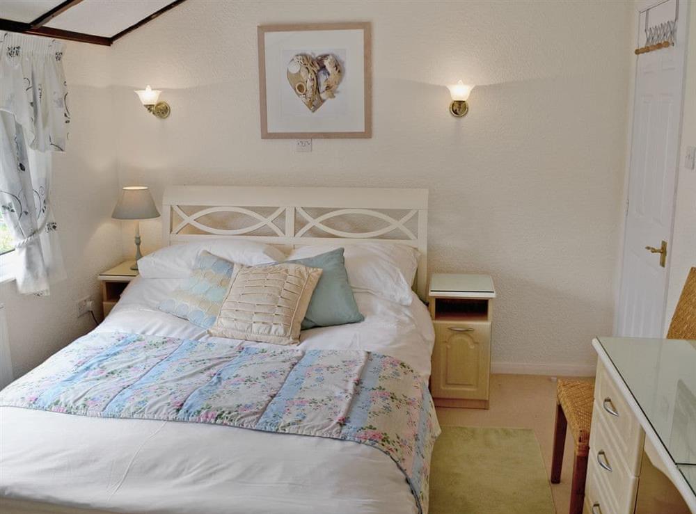 Double bedroom (photo 2) at Driftwood in Padstow, Cornwall