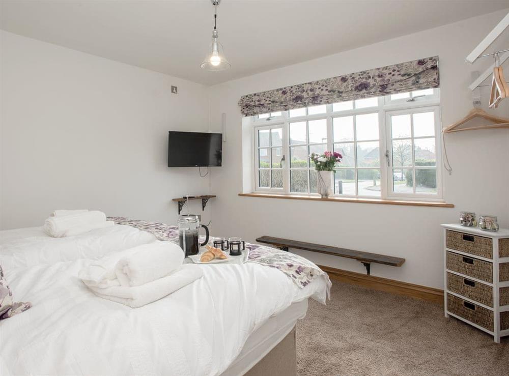 Well presented twin bedroom at Driftwood in Pakefield, near Lowestoft, Suffolk