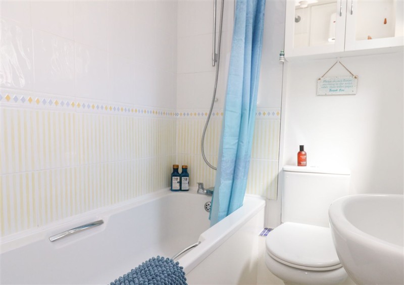The bathroom at Driftwood, Weymouth