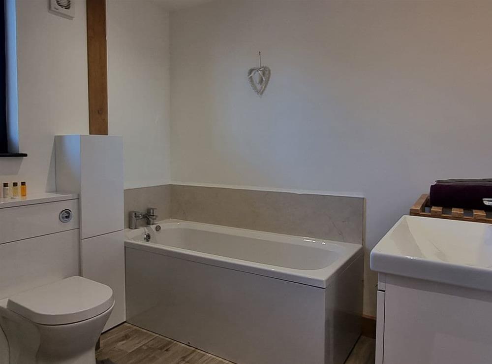 Bathroom at Dronefield Lodge in Somerton, Somerset