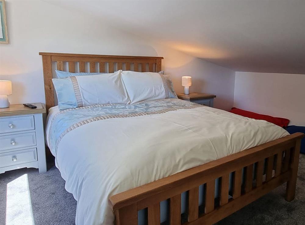 Double bedroom at Dronefield Lodge in Somerton, Somerset