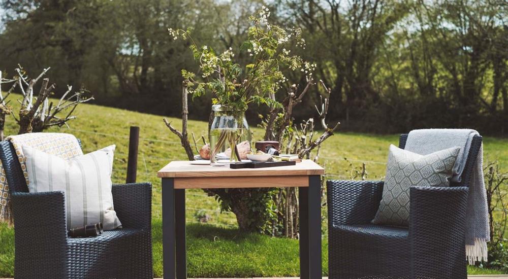 Alfresco dining with beautiful views at Drovers Run, Chard