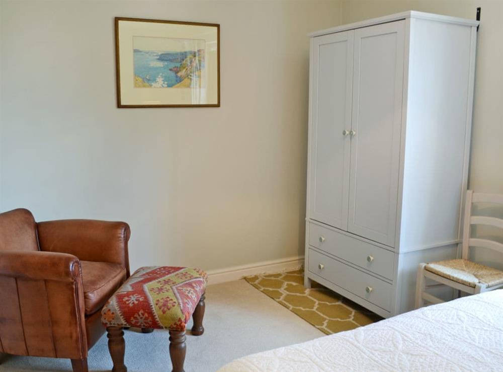 Elegantly decorated double bedroom with en-suite (photo 2) at Dudrich Cottage in St Margaret’s-at-Cliffe, Kent