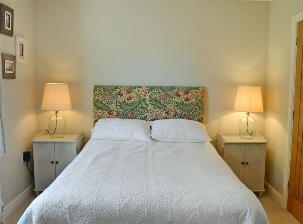 Elegantly decorated double bedroom with en-suite at Dudrich Cottage in St Margaret’s-at-Cliffe, Kent